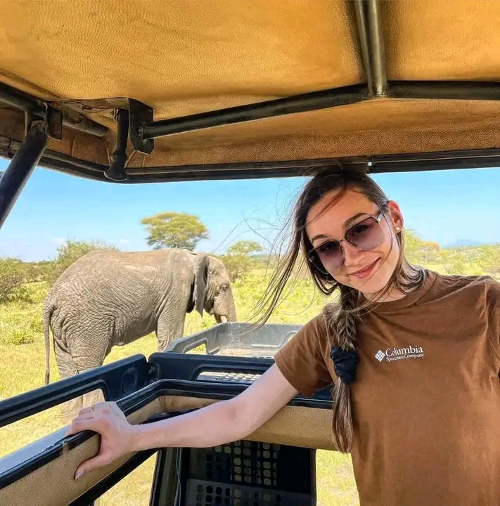 background image for - 3 Days 2nights , Tanzania Wildness 