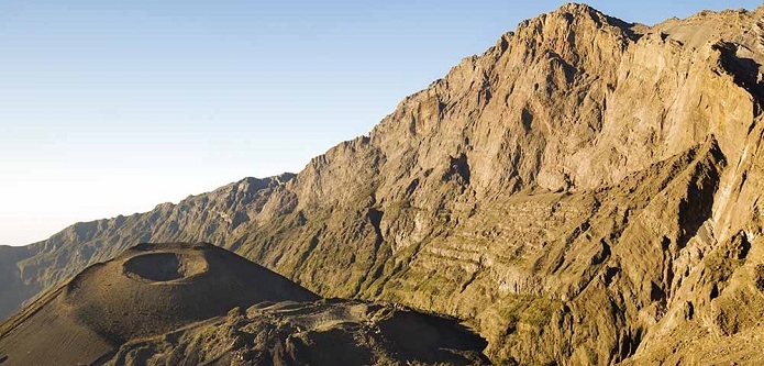 background image for - 5 Days 4 Night Meru