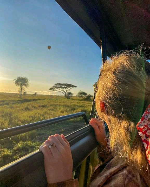 background image for - 4 Days 3 Night , Tanzania Mid Safaris