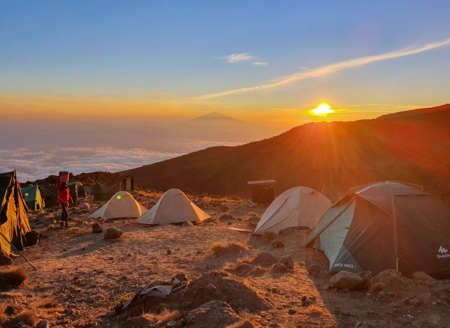 background image for -  4 Days Mount Meru Climbing