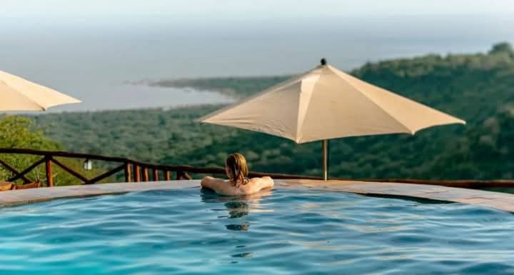 Image number 4 for Luxurious Taste Of Tanzania Safari Tarangire & Ngorongoro 