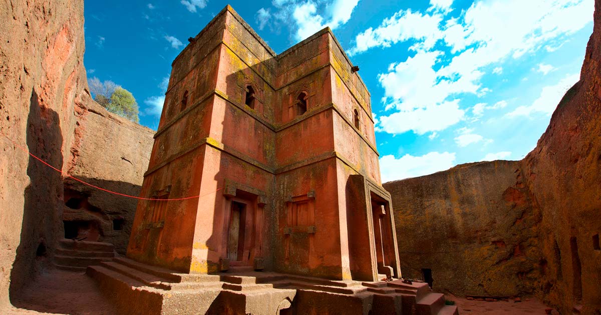 background image for -  3-Day Wonders Of Lalibela Churches & Yemrehehanna Kirsto  