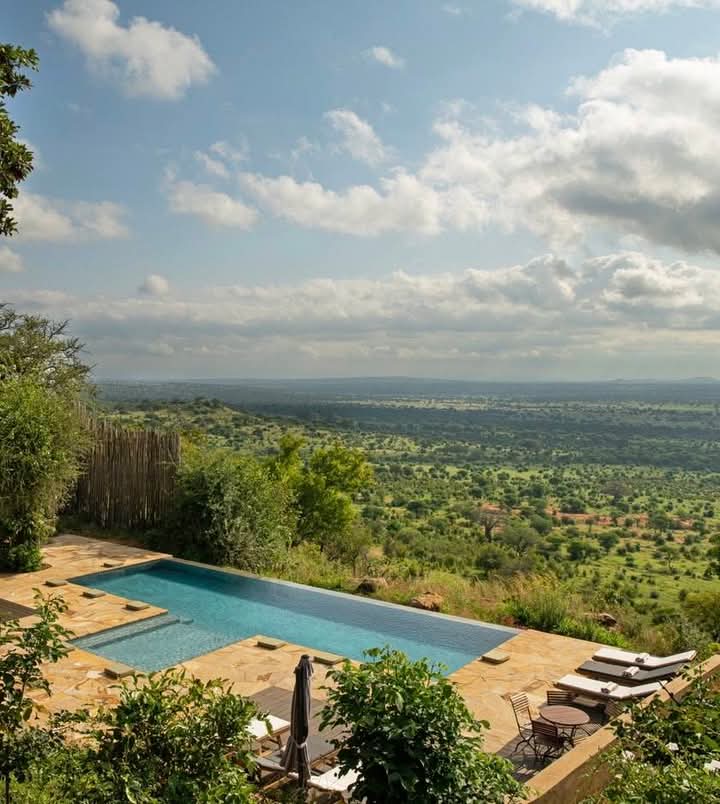 background image for - Ultimate Luxury Safari