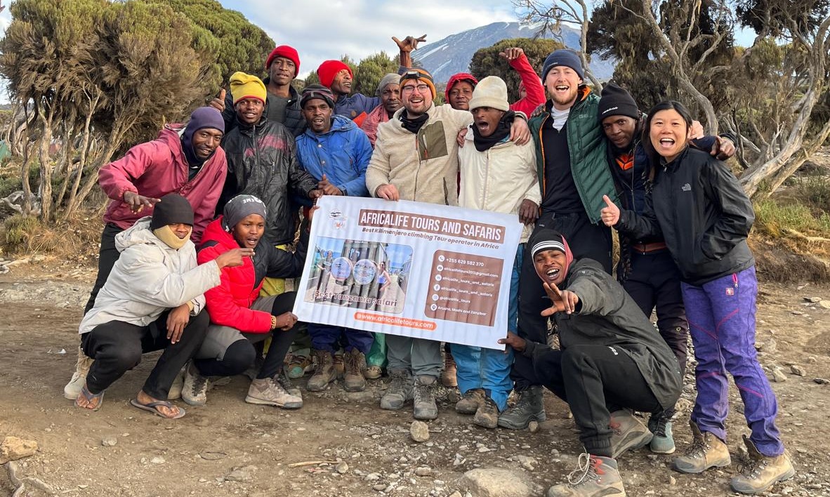 background image for - 6 Day Kilimanjaro climbing